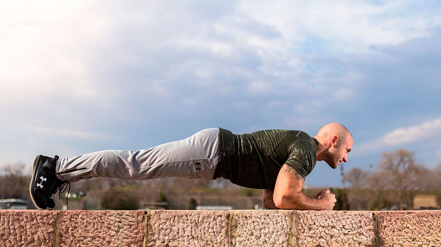 Plank vadba za povrnitev moške moči